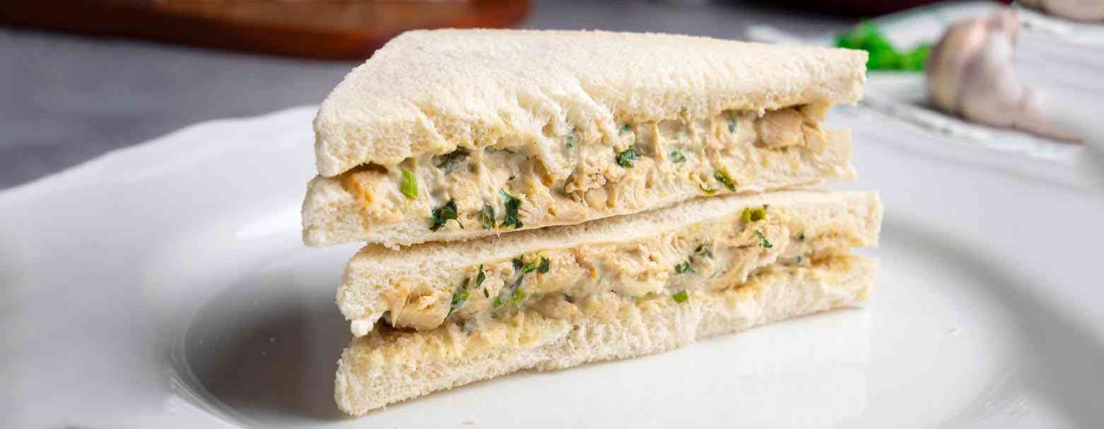 GRILLED CHICKEN SANDWICH