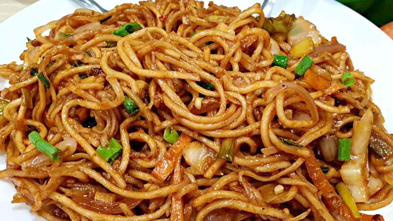 VEG CHOWMEIN
