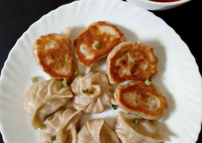 PORK KOTHEY MOMO