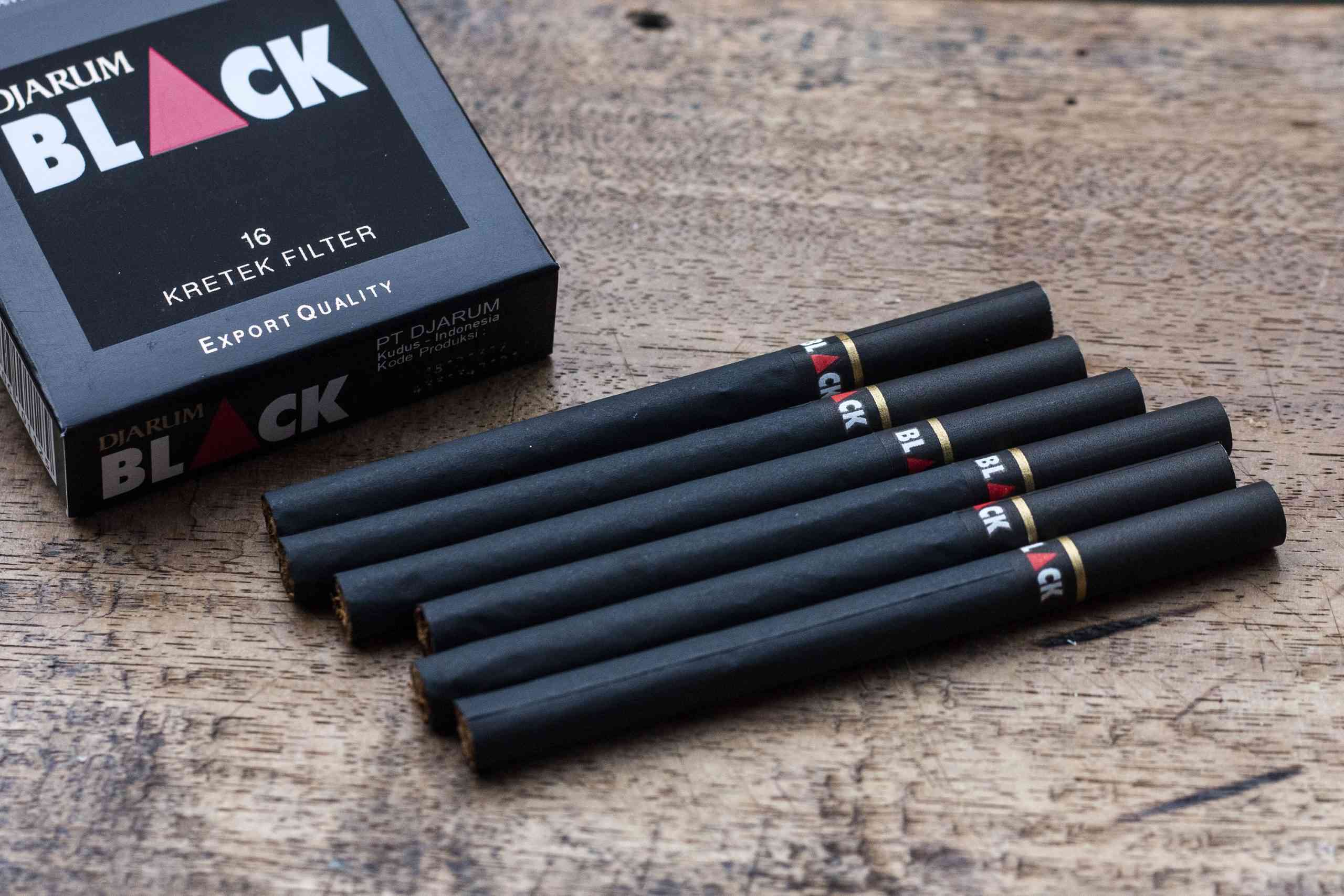 BLACK CIGARETTES